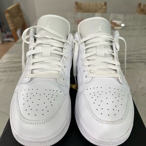 Air Jordan 1 low-triple white